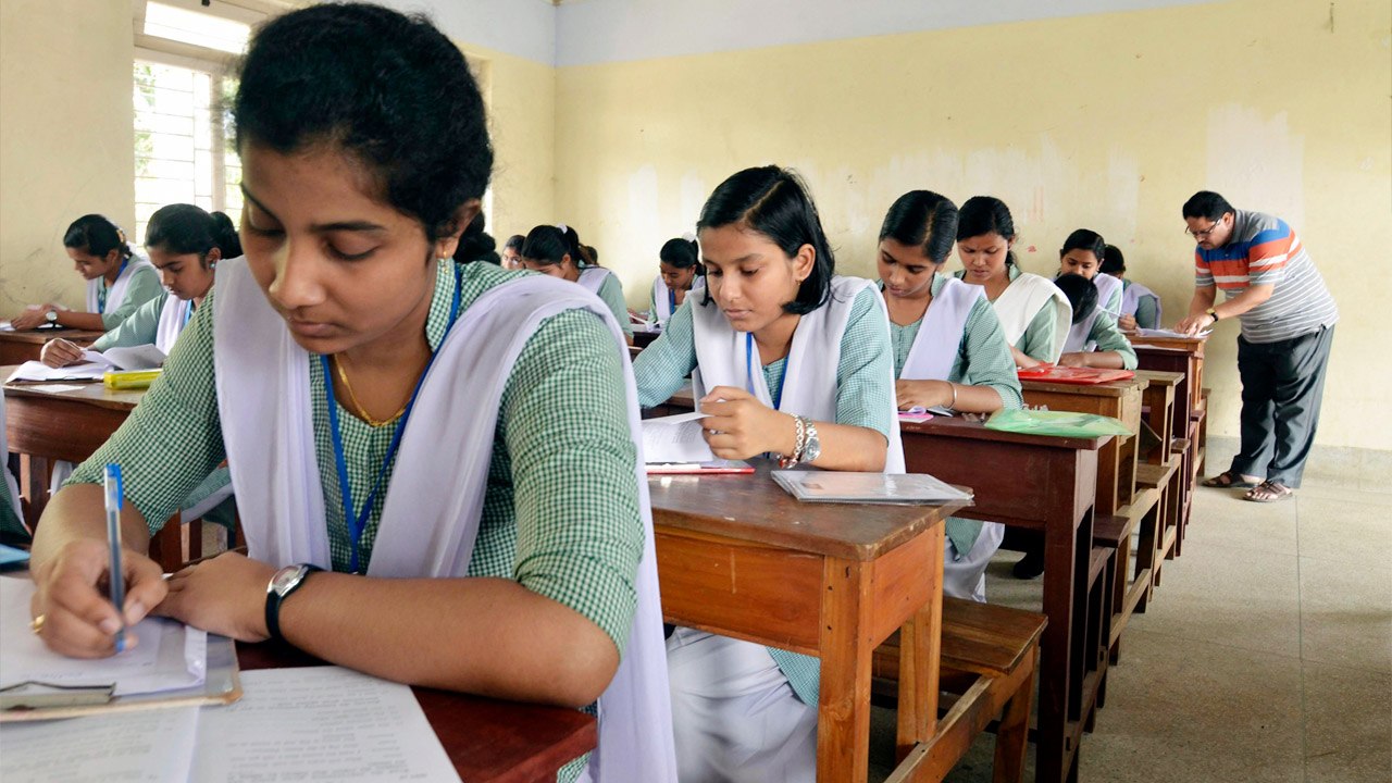 CBSE class 12th Accountancy paper leaked on soc...