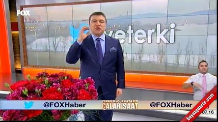 İsmail Küçükkaya, programı İstiklal Marşı ile açtı