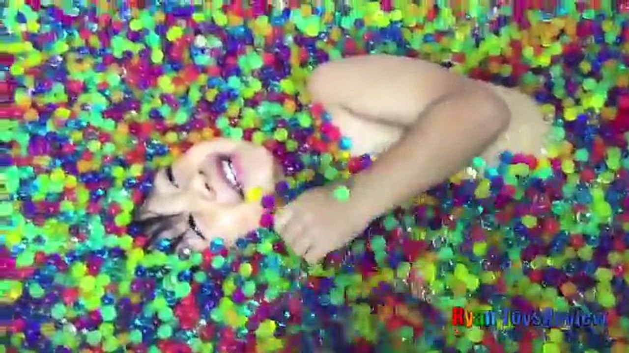 Ryan plays with toys orbeez!