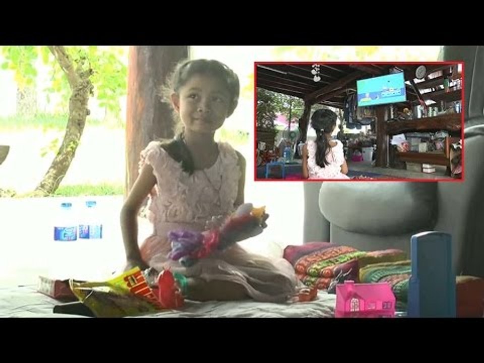 โลกโซเชียลทึ่ง! ด.ญ.วัย 5 ขวบ พูดภาษาอังกฤษได้อย่างสุดคล่อง เเม่เผย เรียนรู้เองจากการ์ตูน