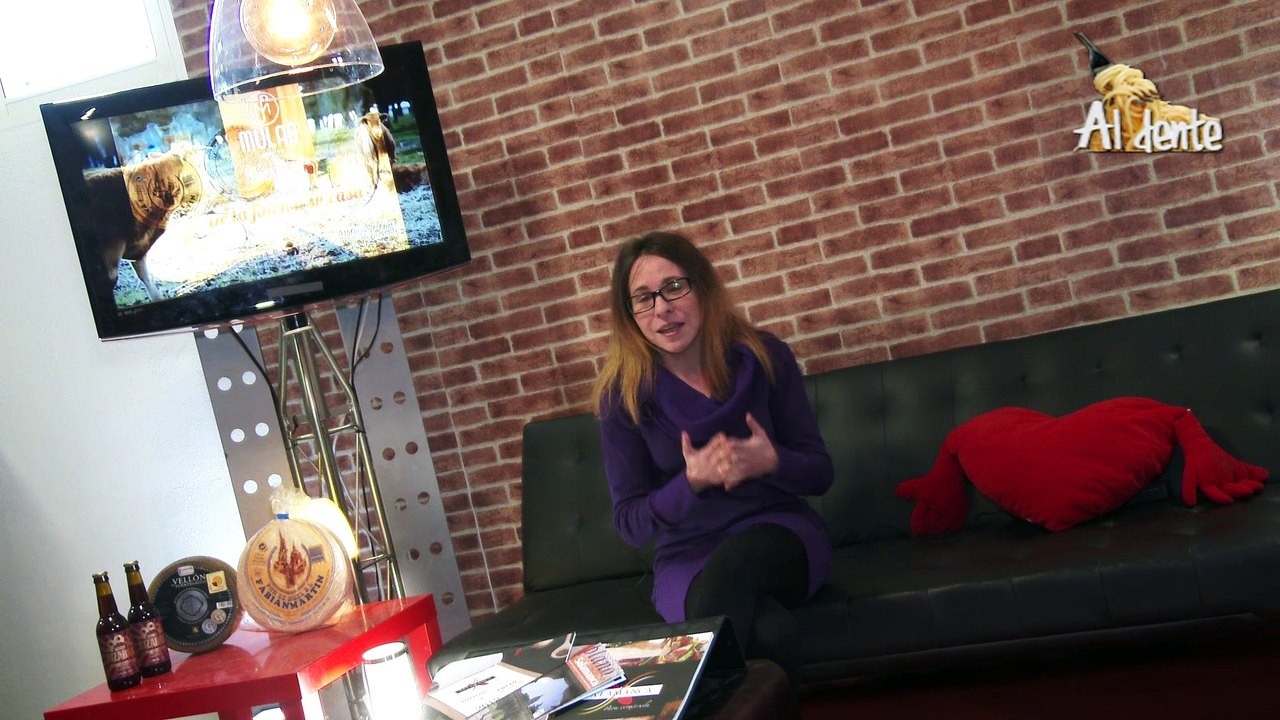 Ana comentando la emisión del programa Al´Dente