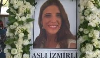 Uçak kazasında hayatını kaybeden Aslı İzmirli ve Ayşe And için Zincirlikuyu Camii'nde tören