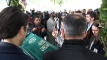Uçak kazasında hayatını kaybeden Aslı İzmirli ve Ayşe And için Zincirlikuyu Camii'nde tören düzenleniyor