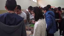 Bingöl Kazada Yaşamını Yitiren Öğretmenleri İçin Kermes Düzenlediler