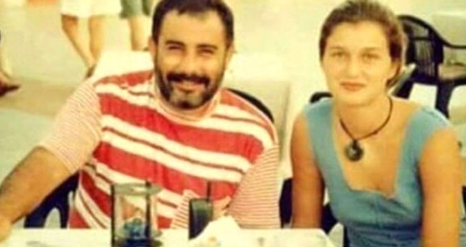 Tuğba Özay, Ahmet Kaya ile Çekilen Fotoğrafını Paylaşatı! Görenler Tanıyamadı