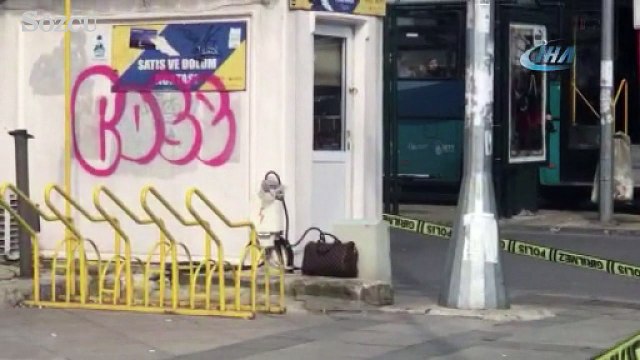 Beşiktaş İskelesi karşısında bulunan otobüs duraklarına bırakılan şüpheli çanta polisi alarma geçirdi.