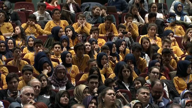 Milli Eğitim Bakanı İsmet Yılmaz: “Bize ait olan değerlerin gelecek kuşaklara aktarılması için değerler eğitiminin eğitim, öğretim sistemimizin bütününde yer almasını istiyoruz. Bu eğitim öğretim yılında tüm eğitim kurumlarımızın güncelle