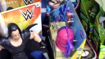 WWE Figure Hunt at Toys R Us 10/26/15