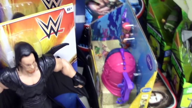WWE Figure Hunt at Toys R Us 10/26/15