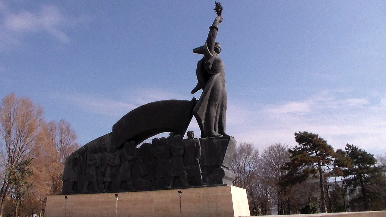 Independence statue