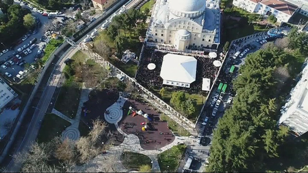 Mina Başaran ve arkadaşları için düzenlenen cenaze töreni havadan görüntülendi