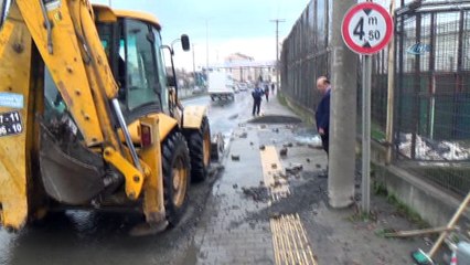 Metrelerce yükselen su korku dolu anlar yaşattı