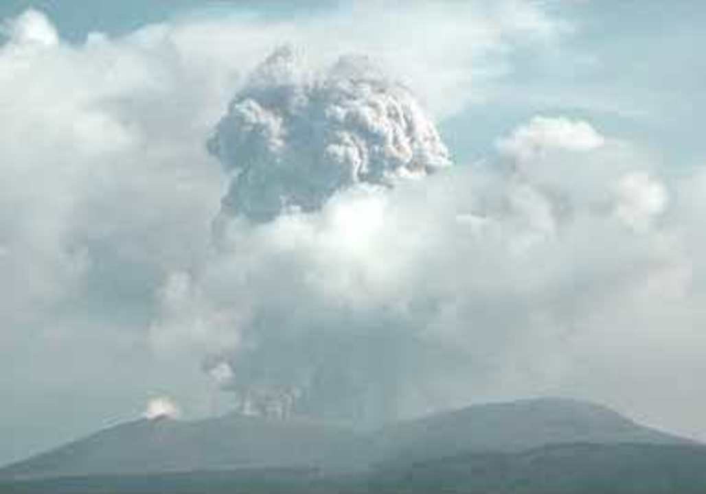 Smoke and Ash Rise From Shinmoedake Volcano, but Danger Subsides, Say Officials