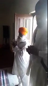 ਲੋ ਜ਼ੀ ਅਾਗ਼ਿਅਾ ਕਾਬੋ ਸ਼ਰਾਬੀ ਪਾਪੀ ਪੁੁੂਲਾ ਸਤਿਕਾਰ ਕਮੇਟੀ ਮੁਕੇਰੀਅਾ - Sikh Who Was Drinking Alcohol Apologizes All Sikhs