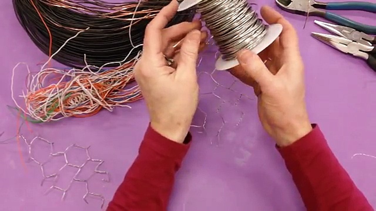 Wire Animal Sculptures: Materials, Tools, and Techniques