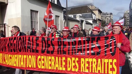"Ave Macron, les vieux auront ta peau !" chantaient les retraités dans les rues de Paris ce jeudi...