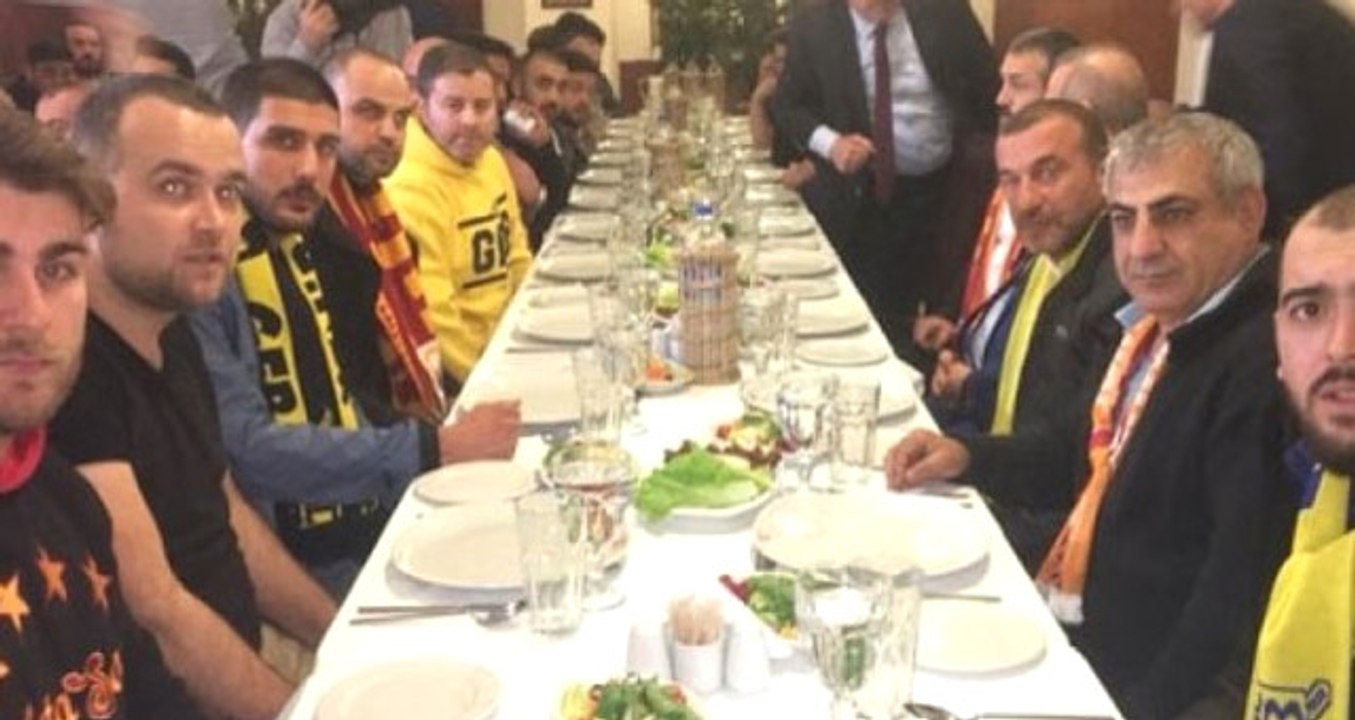 Fenerbahçe-Galatasaray Derbisi Öncesi İki Takım Taraftarı Bir Araya Geldi