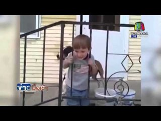 คลิปเด็กเล่นซน "หัวติดราวบันได" ใช้ไหวพริบรอด  l ข่าวมื้อเช้า l 10 มี.ค. 59