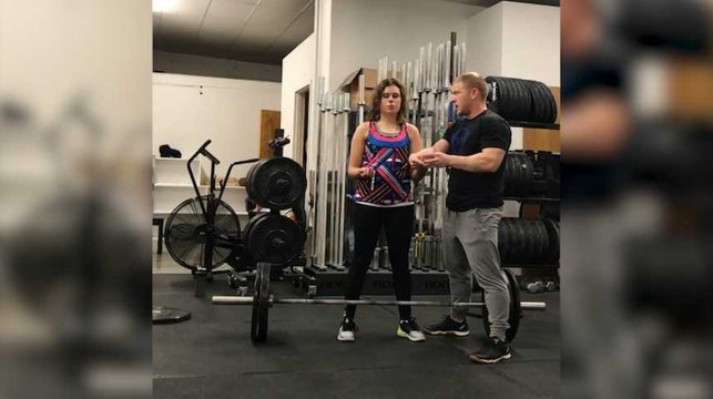 Ce coach sportif épaule les personnes aveugles et c’est attendrissant