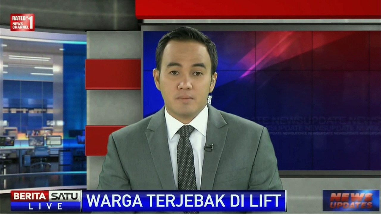 12 Orang Termasud 4 Balita Terjebak di Dalam Lift Mal Cijantung