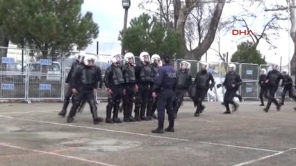 Uşak Çevik Kuvvetin Tatbikatı Gerçeğini Aratmadı