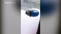 Los pasajeros de un avión kazajo pasaron un buen susto cuando un motor casi se cae