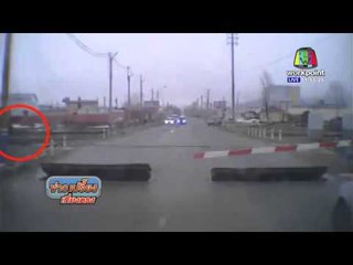 ใส่หูฟังข้ามทางรถไฟ ถูกชนเจ็บสาหัส | ข่าวเปรี้ยงเที่ยงตรง | 14 เม.ย. 59