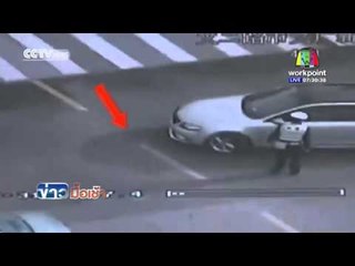 หลุมยุบขนาดใหญ่กลางแยกในจีน  l ข่าวมื้อเช้า l  25 เม.ษ. 59