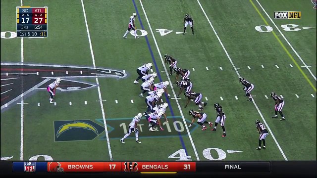 2016 - Kenneth Farrow powers through defenders for 9-yard run