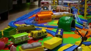 【trein speelgoed】Chuggington Brewster - De blauwe diesellocomotief (00563 z nl)