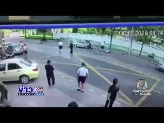 นาที จยย ชนเสยเก๋ง หน้ารร ชิโนรส l ข่าวเวิร์คพอยท์ (เช้า) l 15 ธ.ค.59