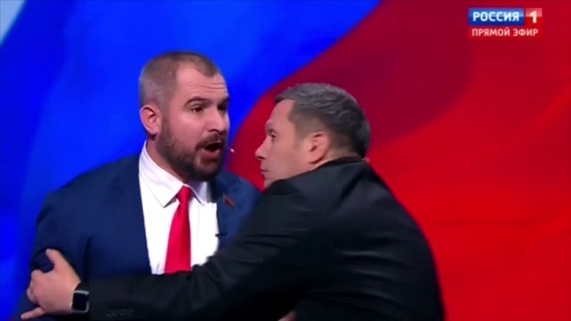 Russie: en plein débat TV, des candidats à la présidentielle en viennent aux mains