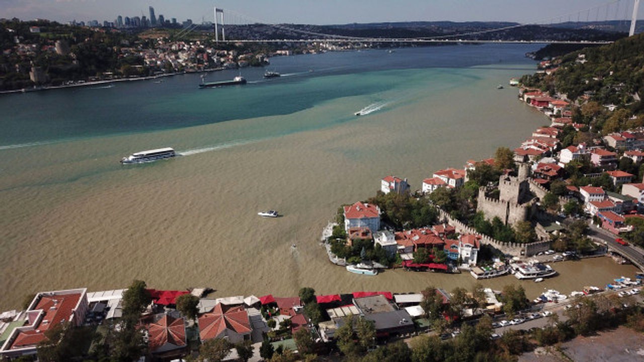 İstanbul için Korkutan Uyarı! Sıcaklık 45 Dereceye Yükselecek, Deniz Seviyesi Metro Girişini Aşacak