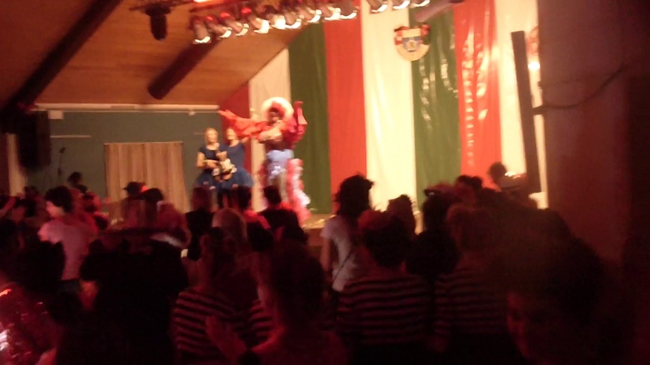 Travestiekunst Miss-Lili Die Party Queen www.travestie-Kuenstler.de