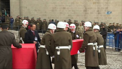 Zeytin Dalı Harekatında şehit düşen Erzurumlu teğmenin son yolculuğuna uğurlanıyor