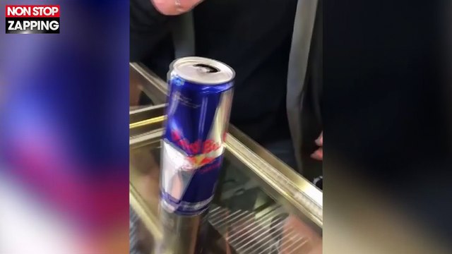 Il découvre une souris morte dans sa canette de Redbull (vidéo)