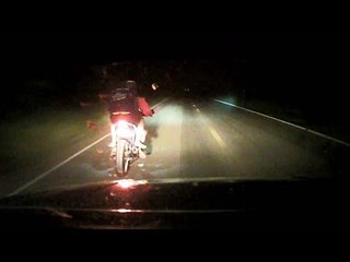 ตำรวจบึงกาฬ ไล่ล่า 2 หนุ่ม ซิ่ง จยย.หนี ยึดยาบ้าได้กว่า 1.5 หมื่นเม็ด