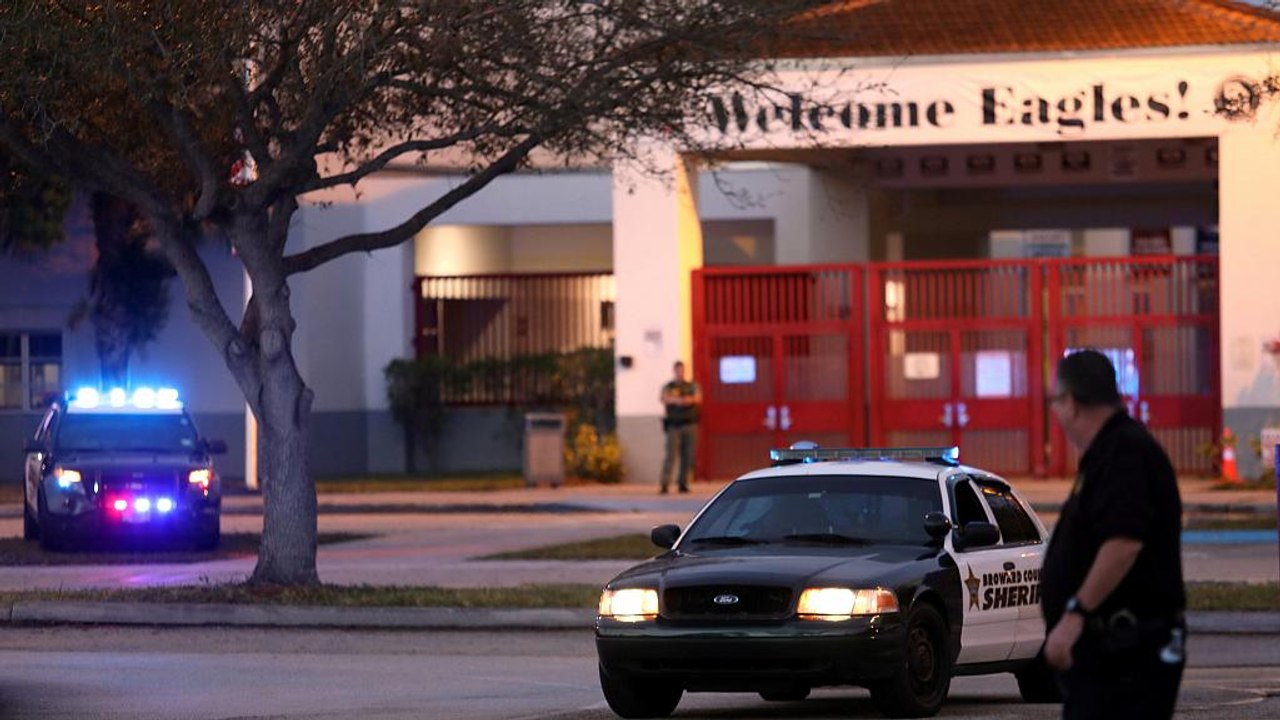 Amoklauf in Florida: Hilfssheriff griff nicht ein