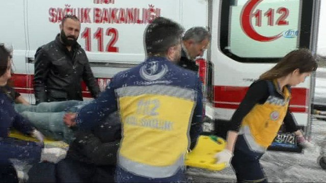 Yoğun kar yağışı ve dikkatsizlik kazaya davetiye çıkardı: 1 yaralı