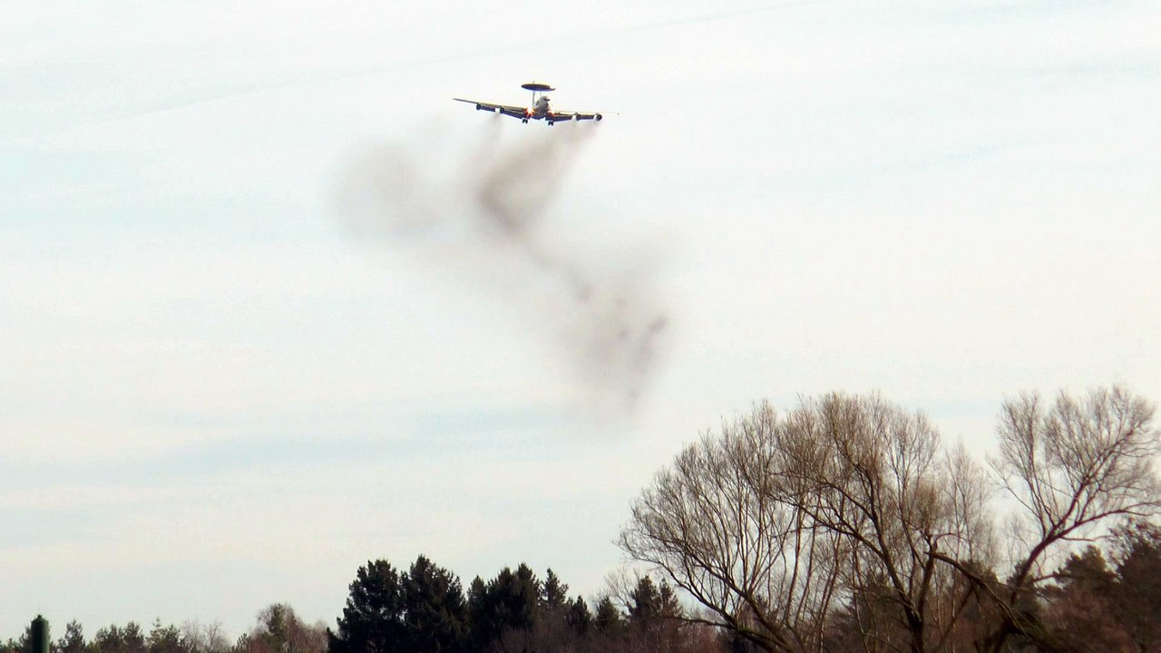 AWACS E-3A "T&G practice flight with one engine failure" at ETSI-Manching Air Force Base (1080 / 50P) 25.01.2018