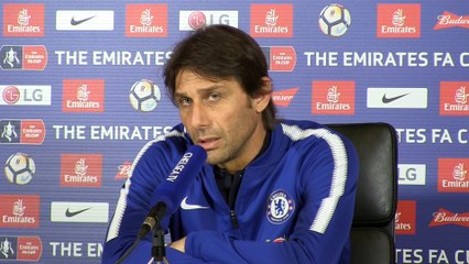 Conte seemingly not impressed with Morata form