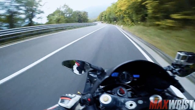 SUPERBIKE WHEELIE RACE YAMAHA R1 vs BMW S1000RR