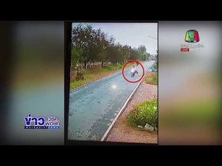 สาวซ้อน จยย.โซ่เกี่ยวเสื้อกันหนาว ถูกลากบนถนน  l ข่าวเวิร์คพอยท์ (เช้า) l 2 ก.พ. 61