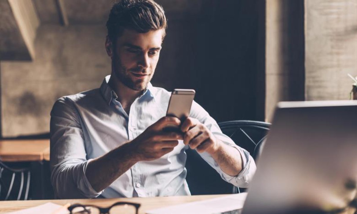 3 علامات تشير إلى أن هاتفك مراقب، فكيف تحمي نفسك من التجسس؟