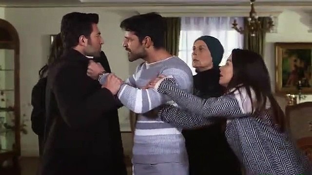 Elif: Arzu comienza a revelar sus verdaderas intenciones ante los Emiroglu [VIDEO]