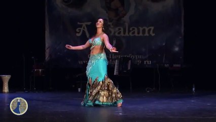 الرقص على الطبلة روعه الراقصه كارولين_ مهرجان السلام