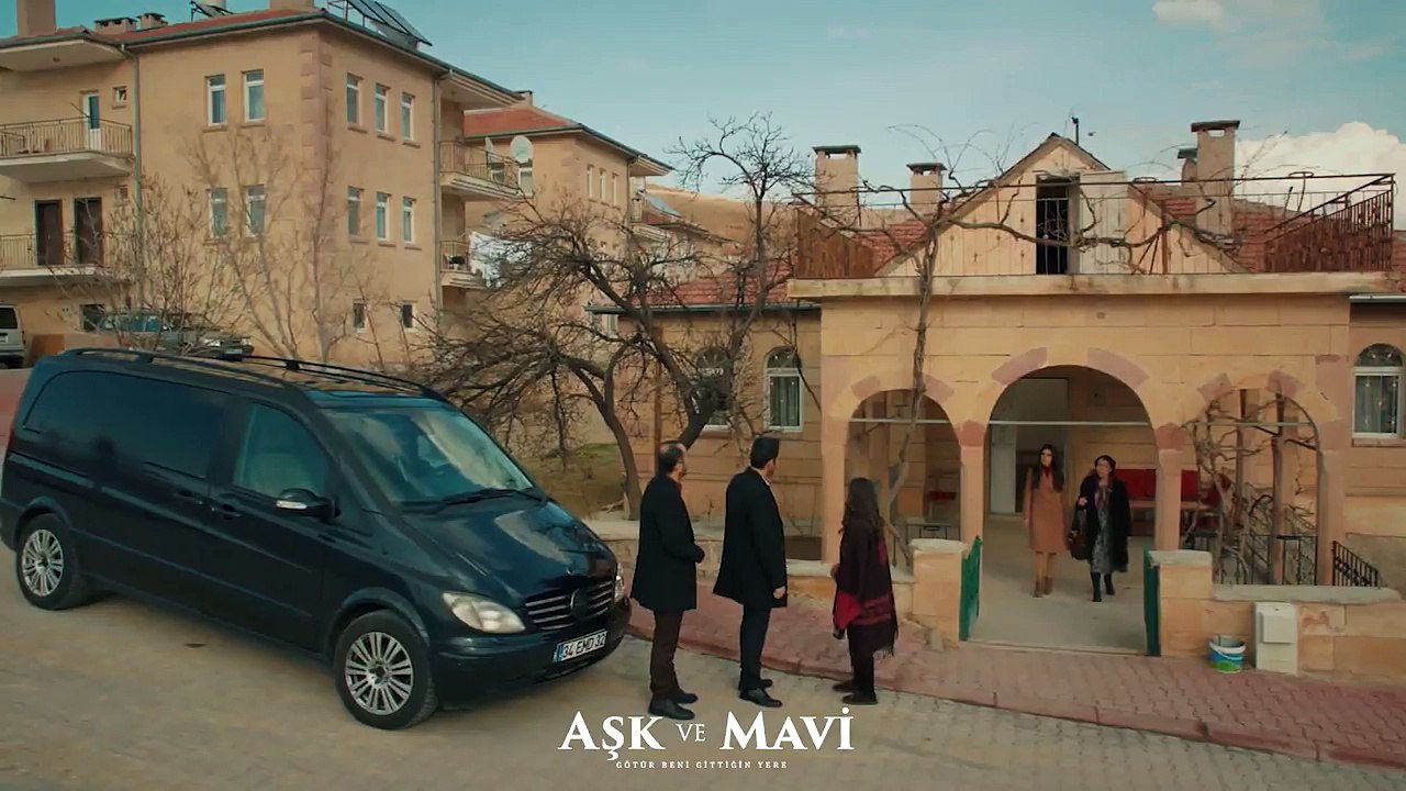 Aşk ve Mavi 57.Bölüm - Pembe’ye, konağın anahtarını getiren Faysal!