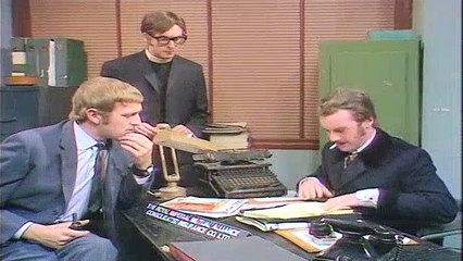 Monty Python's Flying Circus S02E04 The Buzz Aldrin Show