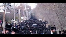 Thousands arrive for the funeral of Rabbi Mordechai Hager
