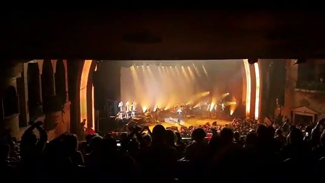 Sylvie Vartan rend hommage à Johnny Hallyday